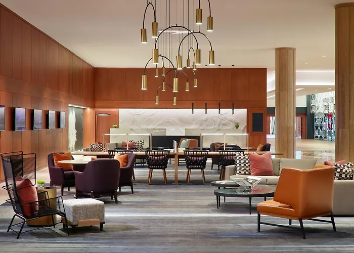 Hotel with pool: Omni Atlanta Hotel At Centennial Park